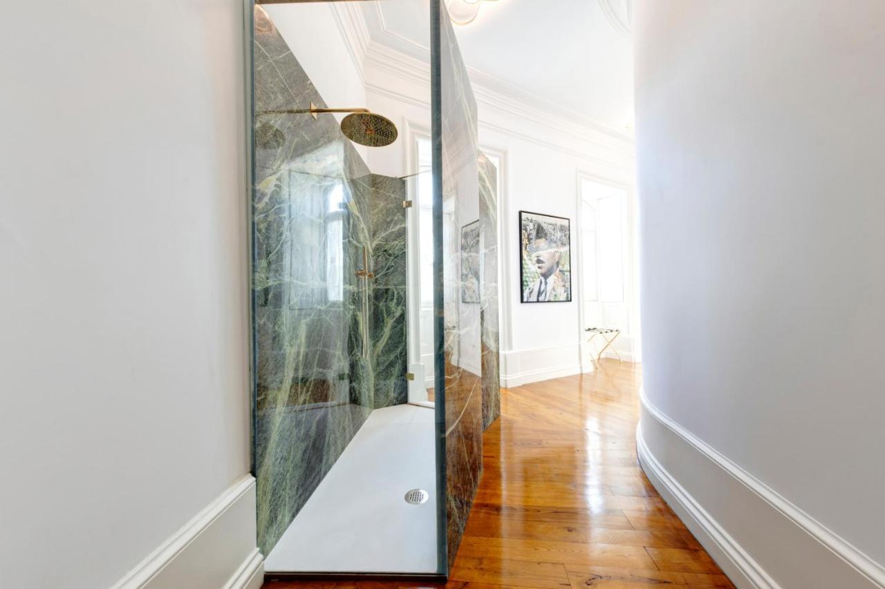 1877 Estrela Palace Aveiro Exterior photo A shower enclosure
