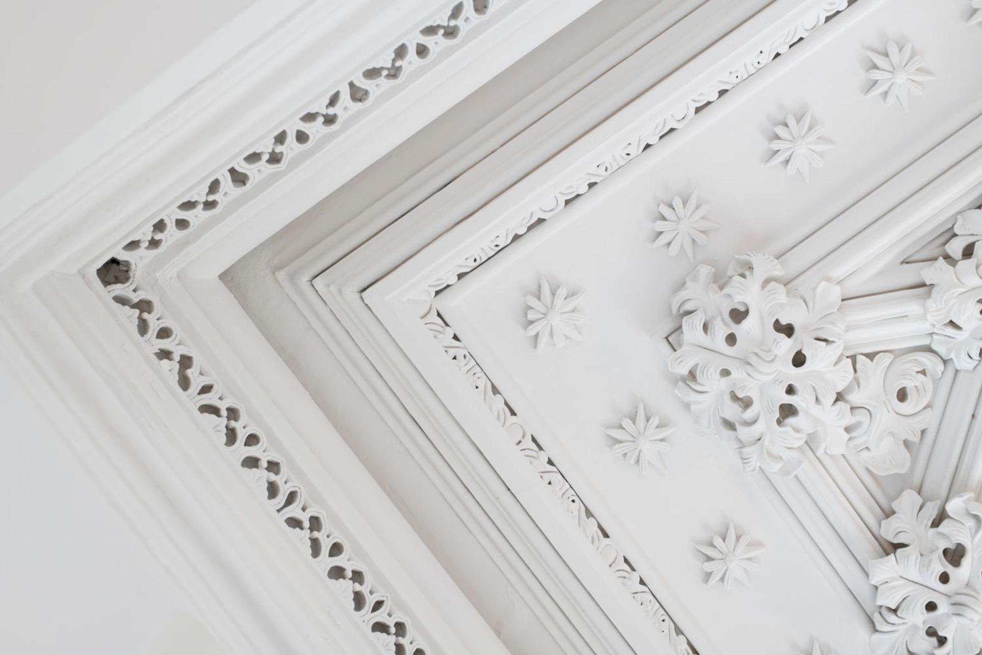 1877 Estrela Palace Aveiro Exterior photo Detail of the ceiling
